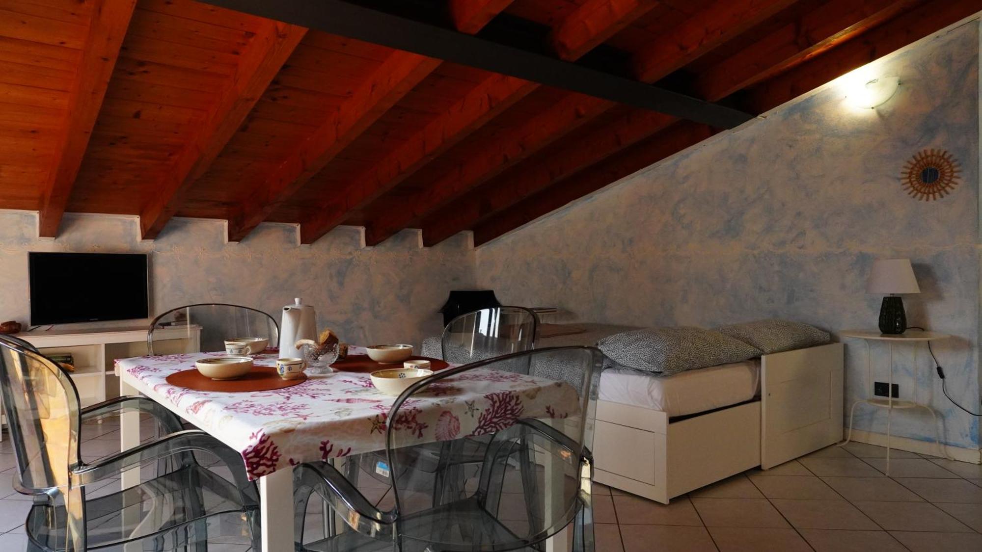 Appartamenti Villa Lina Дезенцано-дель-Гарда Екстер'єр фото